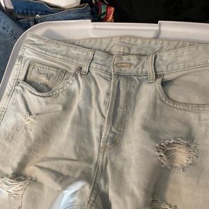 COPY - HM Denim Destroyed jean